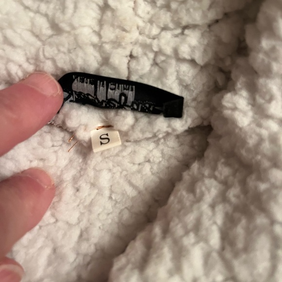 Women’s faux suede Sherpa lined vest. Size small, clean, no flaws. - Picture 5 of 7